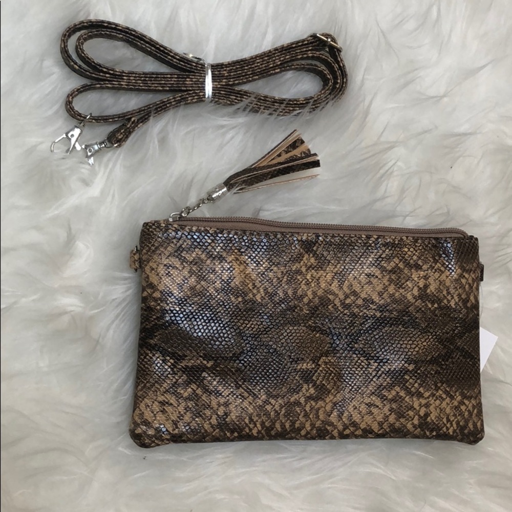 FAUX SNAKE SKIN CROSSBODY OR CLUTCH PURSE - Picture 1 of 8